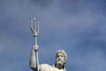 God of the Sea: Poseidon, Neptune, King of the Sea What does the sea king Neptune look like